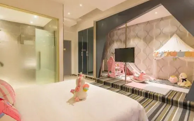 Zhiling Homestay (Five Star Street City Center)