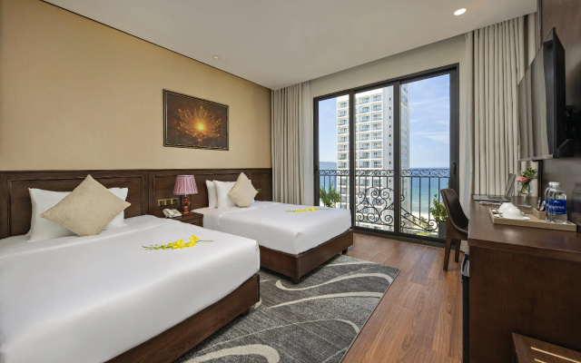 Golden Lotus Hotel Da Nang