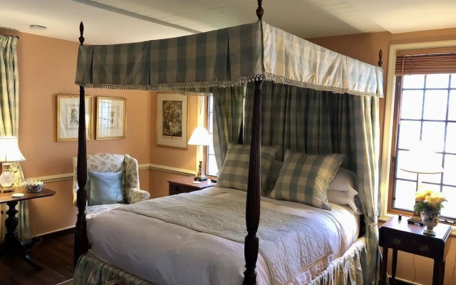 Hollymead House Inn/Bed & Breakfast