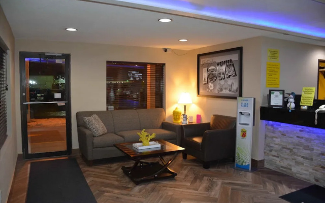 Super 8 By Wyndham Webster City Ia