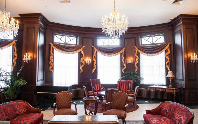 Landmark Inn