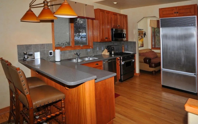 Lionsridge Loop Residence