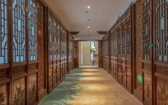 Lijiang Phoenix Health Resort Hotel (Shuhe Ancient Town Branch)