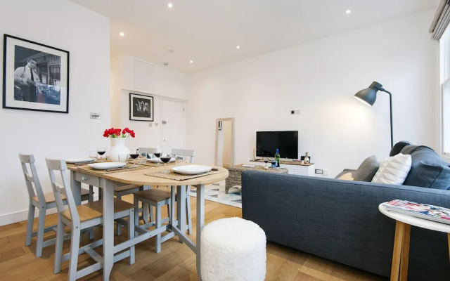 The Lillie Road Residence