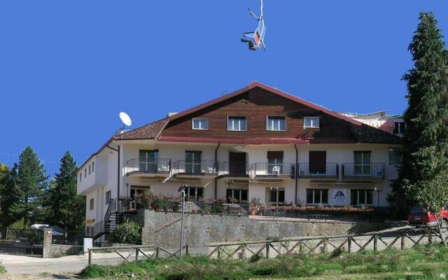 Hotel Miramonti Санто-Стефано-ин-Аспромонте вид на фасад