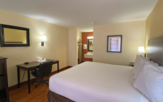 Отель Greenville Airport Inn