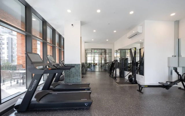 Slate Suite 1BR City Views