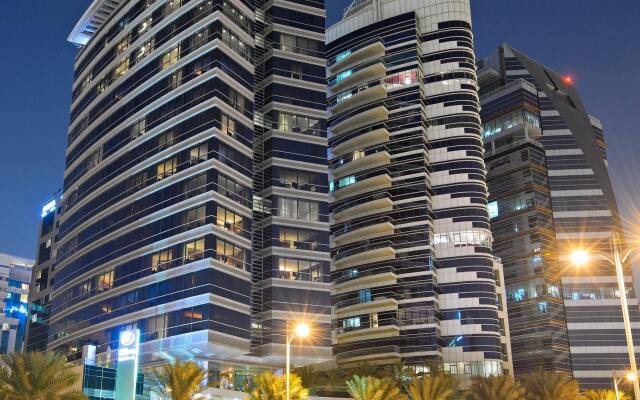 Отель Hilton Dubai Creek вид на фасад