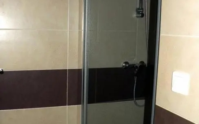 Aparthouse