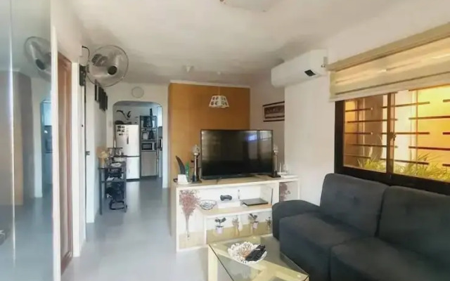 3 Bedroom Fully Furnished Aircon House With Free Car Park