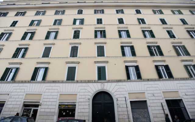 Отель Laterano White Home - Colosseo Рим вид на фасад