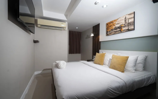 We resident Hotel