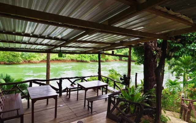 Baan Pak Rim Kuaen Resort