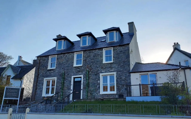 Seaview Guesthouse (Adults Only)