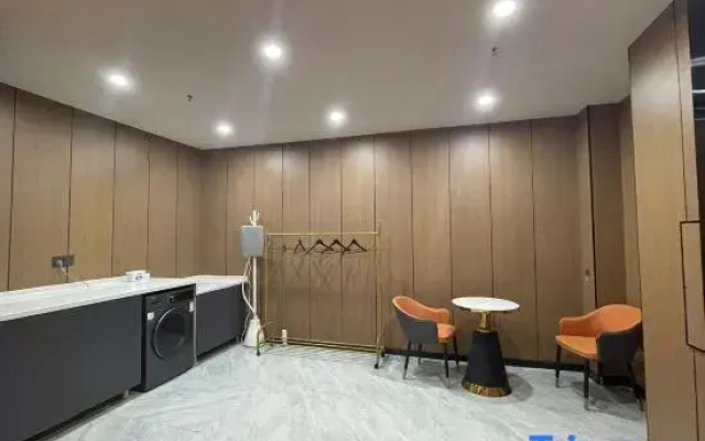 Yibai International Hotel (Zibo Wanxianghui Branch)