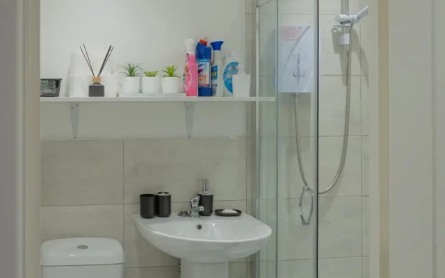 Luxe Studio Apartment in Leicester City Center