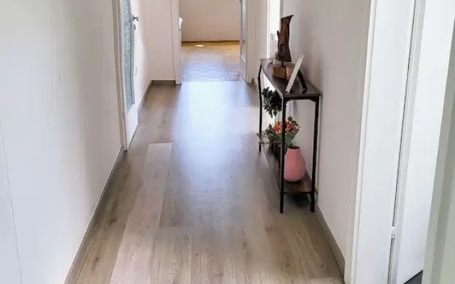 DG Rechts 40m 2-Zimmer Wohnung