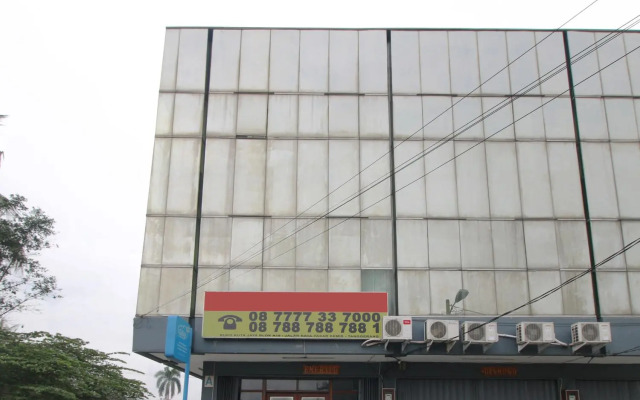 Hotel Mama Syariah at Ruko Kutajaya