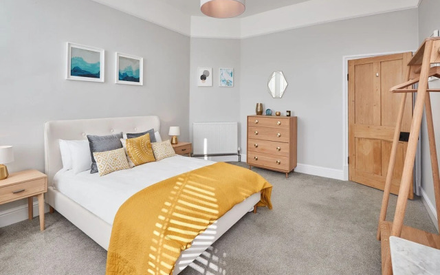 Host Stay Cheviot House