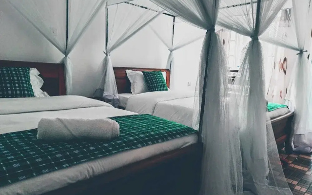 Queen's Way Resort