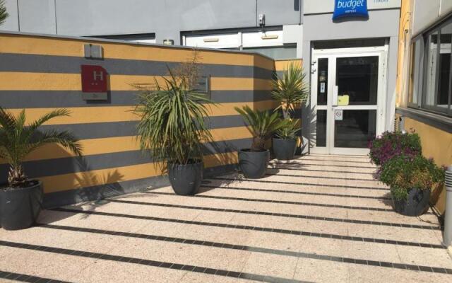 Hotel Ibis Budget Nice Palais Nikaia вид на фасад