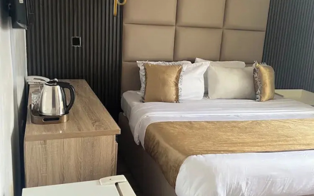 Florence Hotel And Suites