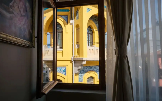 By Kinyas Hotel