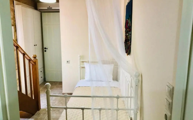 Christakos stone house Elafonisos