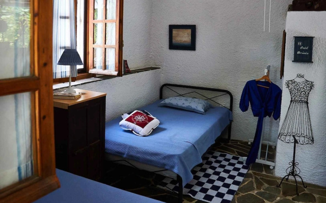 Azure Home - Seaside Comfort