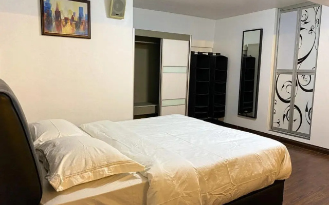 2flr Apartment at Empire Subang Jaya includes WiFi