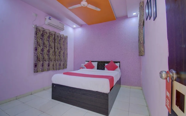 OYO 19830 Hotel Lucky Star