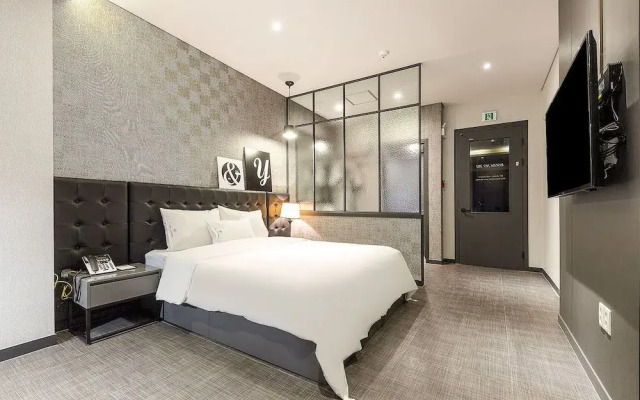 Joy Hotel