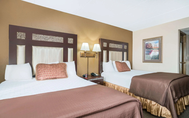 Ramada by Wyndham Plymouth Hotel & Conference Center