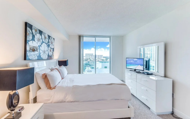 Churchill Suites Intracoastal Yacht Club