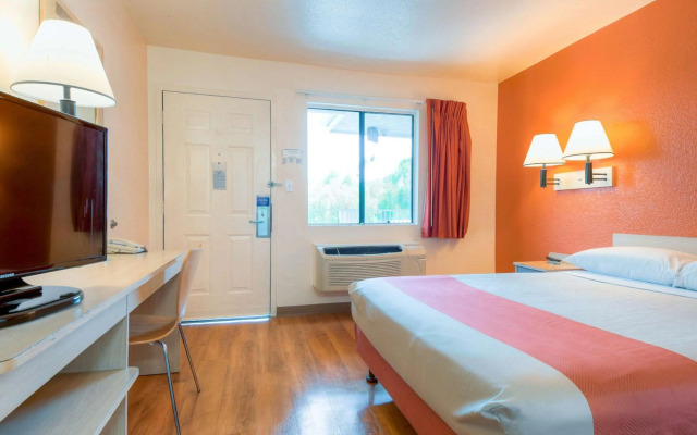 Motel 6 El Cajon, CA - San Diego