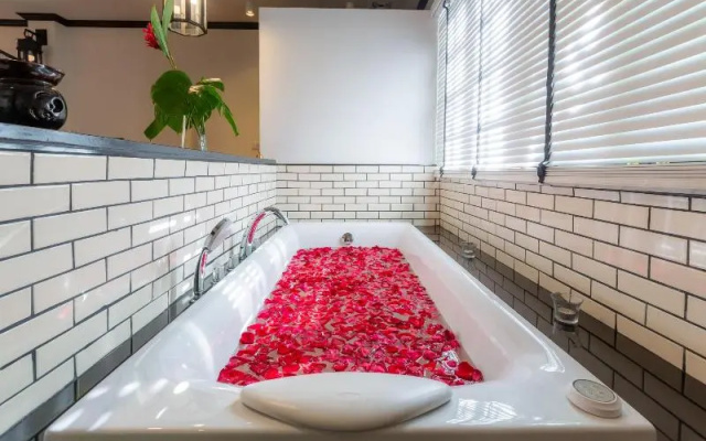 Mora Boutique Hotel