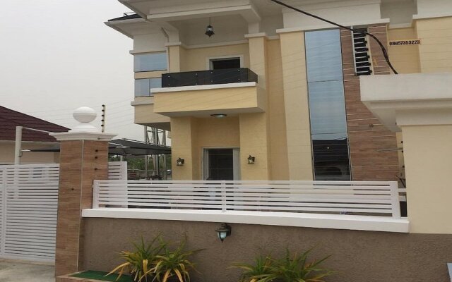 Leez Luxury Apartment in Ikeja, Nigeria from 135$, photos, reviews - zenhotels.com hotel front