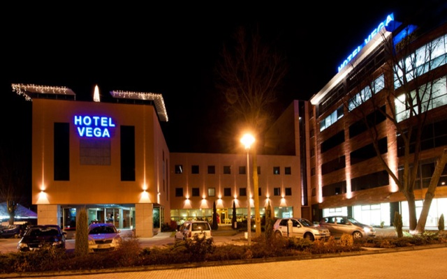 Business Hotel Vega Wrocław вид на фасад
