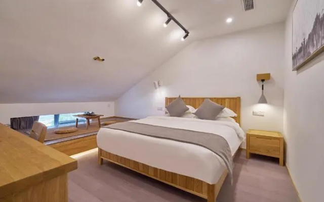 T innn · West Lake | Yueshang Yunshe Homestay (Hangzhou Taiziwan Park Branch)