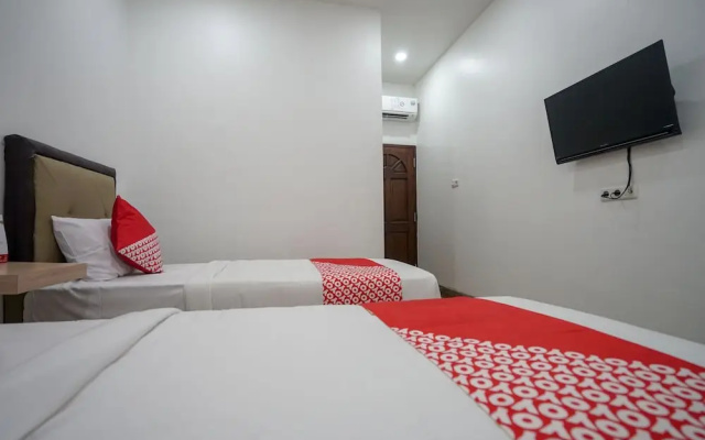 OYO 1270 Residence 8