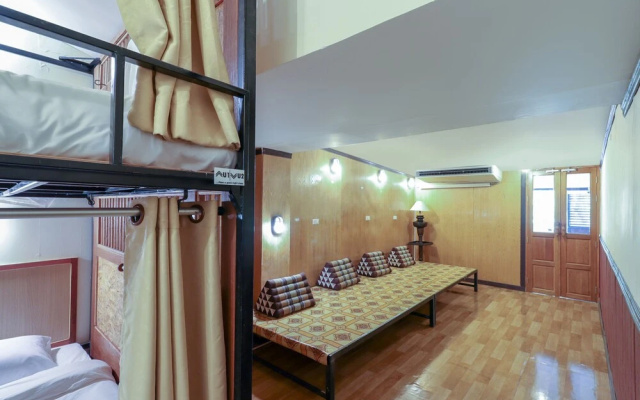 My Space Hostel by OYO Rooms