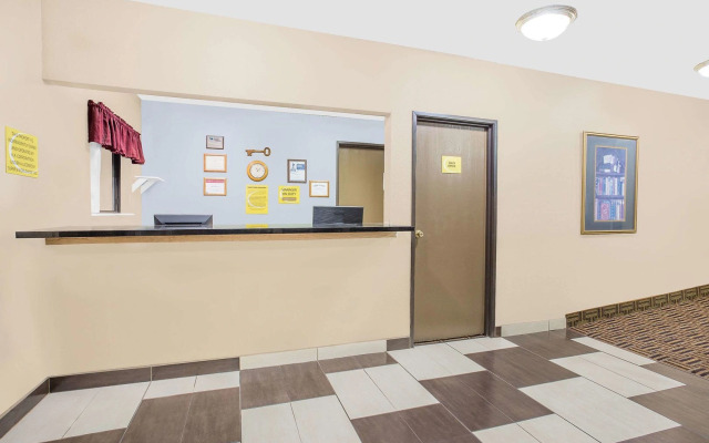 Boarders Inn & Suites by Cobblestone Hotels - Waterloo/Cedar Falls