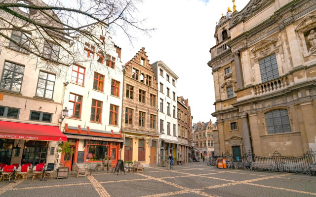 hotelImage