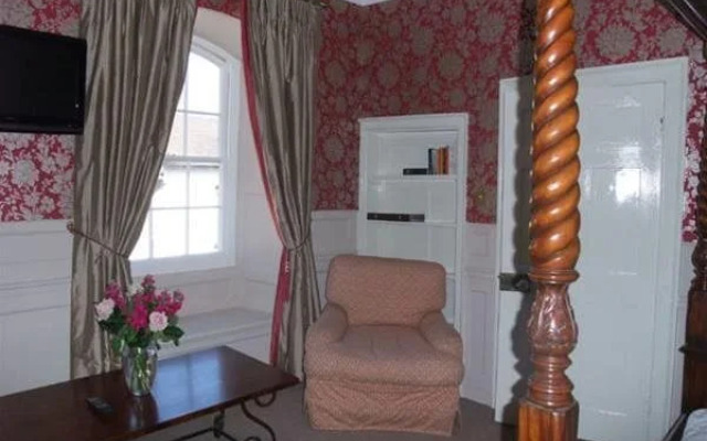 Highcroft House