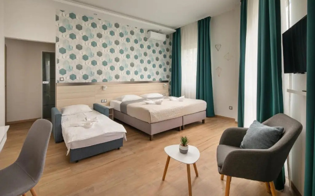 Kristály Hotel