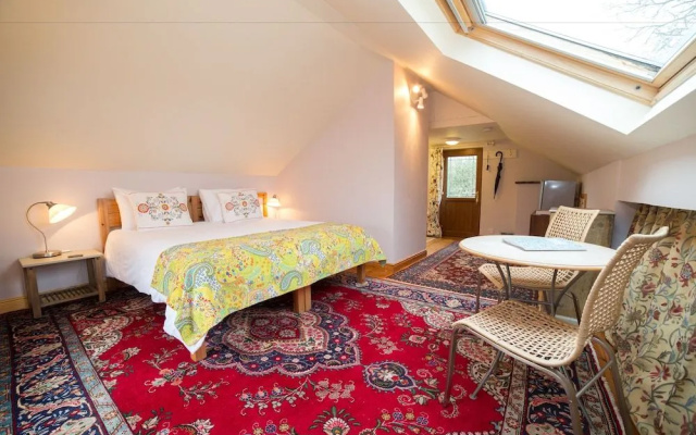 Brush and Boot B&B