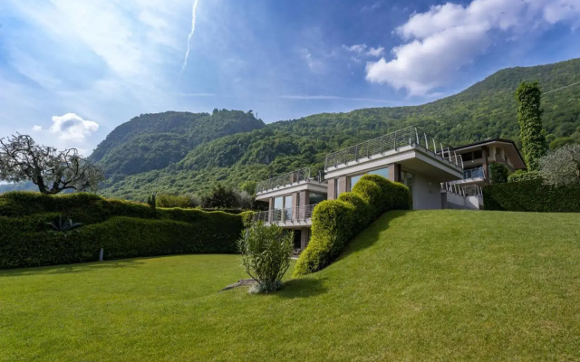 Villa Costanza-Private Seasonal Warm Pool and Sauna- Bellagio Village Residence