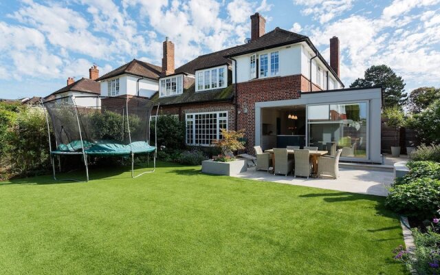 Отель Veeve - Richmond Garden вид на фасад