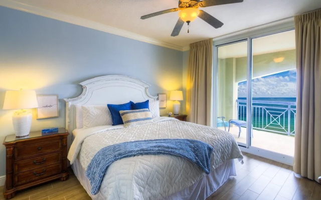 Azure 606 4 Bedroom Condo