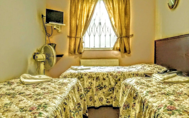 Mandalay Picton House Hotel